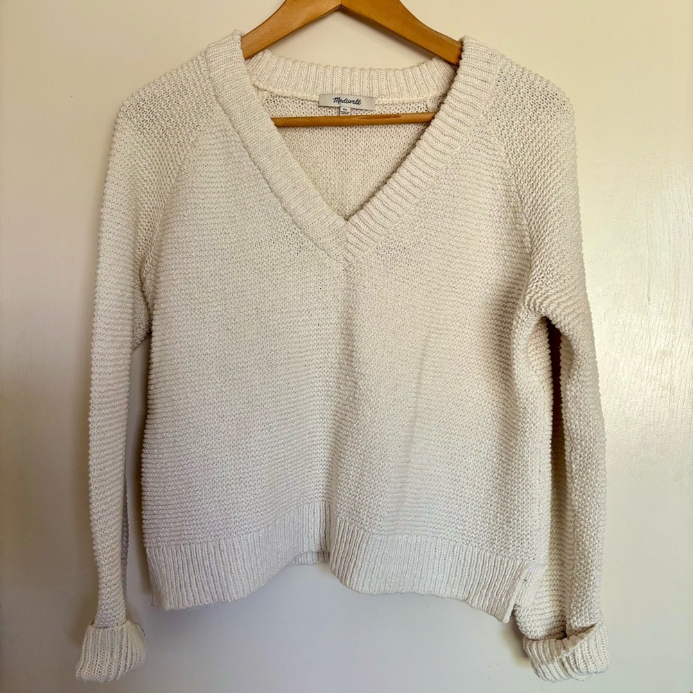 Madewell •Women’s ivory V-neck chunky sweater. Relaxed fit.